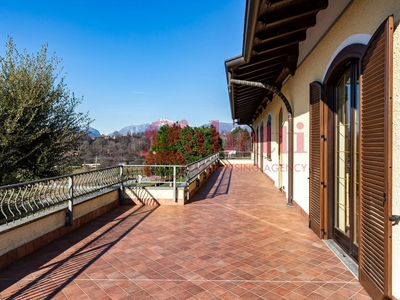 Villa di 450 mq in vendita - Calco
