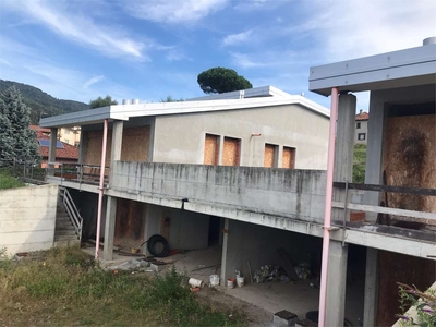 Villa in vendita a Albavilla