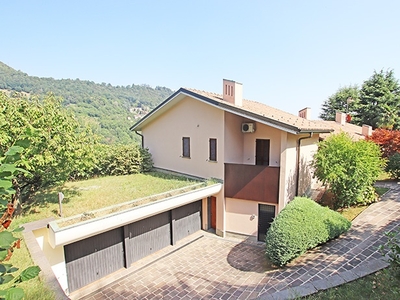 Villa in vendita a Alzano Lombardo - Zona: Nese