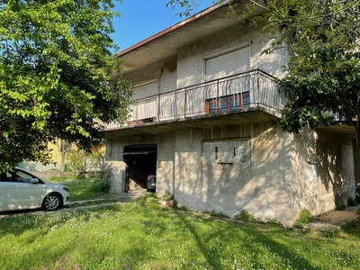Villa in vendita a Bedizzole - Zona: Bedizzole - Centro