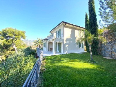 Villa in vendita a Bordighera