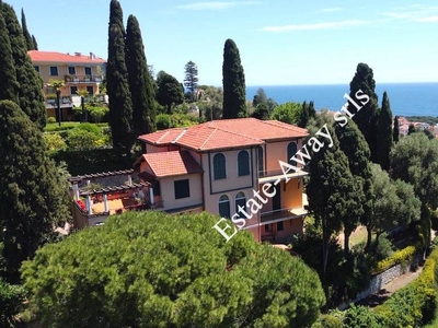 Villa in vendita a Bordighera