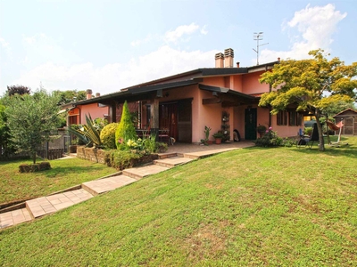 Villa in vendita a Bregnano - Zona: San Giorgio