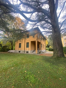 Villa in vendita a Canzo