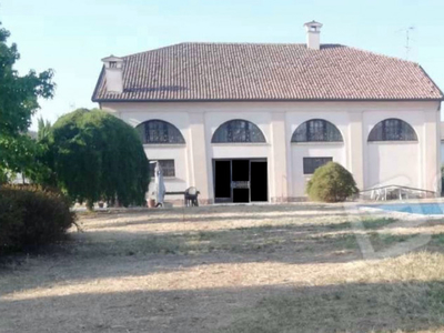 Villa in vendita a Castelmassa - Zona: Castelmassa