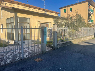 Villa in vendita a Castenedolo - Zona: Castenedolo