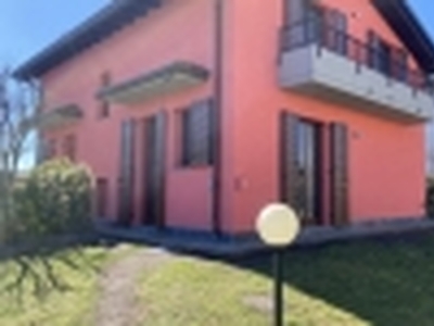 Villa in vendita a Como - Zona: 6 . Acquanera- Albate -Muggiò -