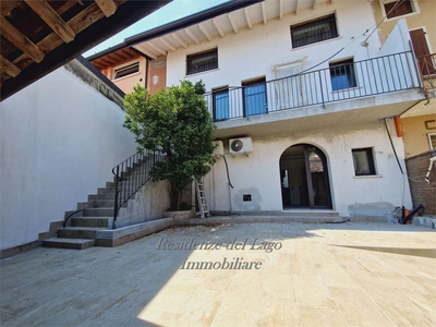 Villa in vendita a Moniga del Garda