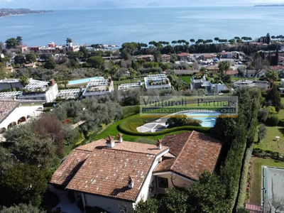 Villa in vendita a Padenghe sul Garda