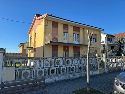 Villa in vendita a Pieve del Cairo