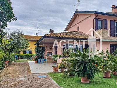 Villa in vendita a Ravenna Lido Adriano