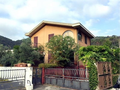 Villa in vendita a Sarzana