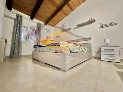 Villa in Vendita a Siracusa, zona Fanusa, 200'000€, 160 m²