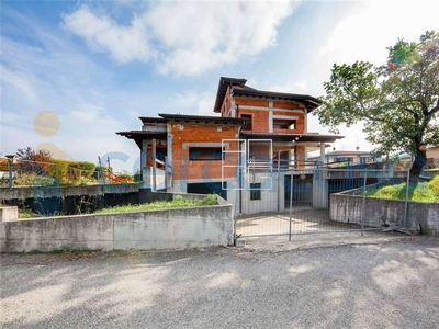 Villa in vendita in Via Degli Olivi, Pozzolengo
