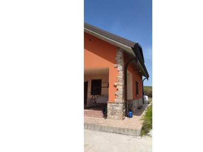 Villa in vendita a Potenza, Via Quattro Tornanti 252