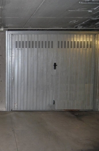 Ampio garage in vendita ad Alba vicinanze centro storico