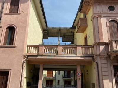 Appartamento in vendita a Verona via Centro