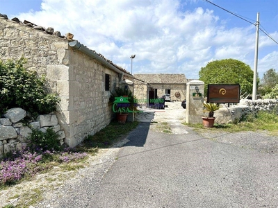 Casa Indipendente in vendita a Rosolini via del Tellesimo contrada carbonara