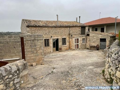 CASA SERRAMETA,Modica, in contrada Serrameta Bosco