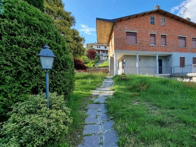 Villa bifamiliare in vendita a Mezzana Mortigliengo Biella