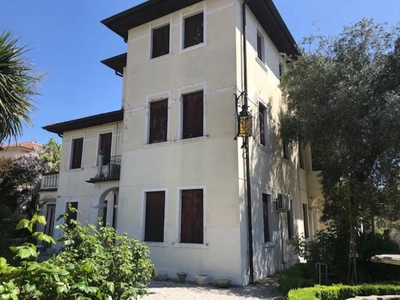 Villa Bifamiliare in vendita a Treviso strada Terraglio, 22