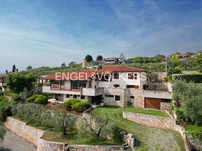 Villa in vendita a Sant'Ambrogio di Valpolicella via Emilio Salgari