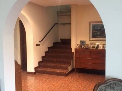 Villa in vendita a Venezia via Trezzo