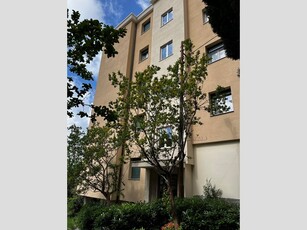 Appartamento in Affitto a Genova, zona Oregina, 550€, 105 m², arredato