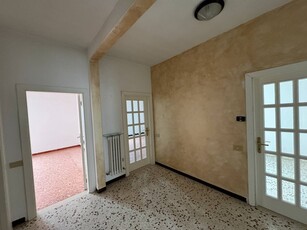 Appartamento in Vendita a Fermo, zona Santa Caterina, 78'000€, 98 m²