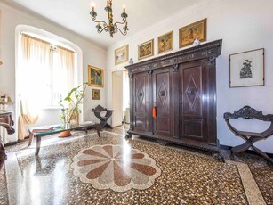 Appartamento in Vendita a Genova, zona Castelletto, 289'000€, 171 m²
