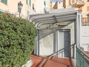 Appartamento in Vendita a Genova, zona Marassi, 95'000€, 99 m²