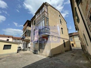 Appartamento in Vendita a Prato, zona Tobbiana, 141'600€, 137 m²