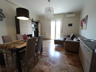 Appartamento in Vendita a Rimini, zona CENTRO, 359'000€, 104 m²