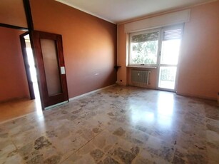 Appartamento in Vendita a Vercelli, 75'000€, 89 m²