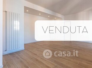 Appartamento in Vendita in Via Leonardo da Vinci 145 a Palermo