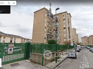 Appartamento in Vendita in Via Livio Andronico a Napoli