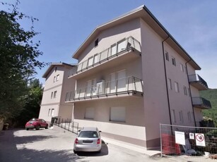 Appartamento in Via Don Luigi Sturzo 39, L'Aquila, 5 locali, 1 bagno