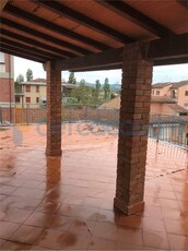 Appartamento Trilocale da ristrutturare, in vendita in Via Cherubini 7, Empoli