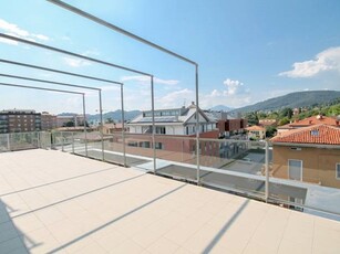 Attico in Vendita a Bergamo, zona Redona, 470'000€, 154 m²