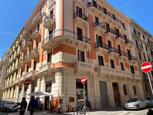 Bilocale in Affitto a Bari, 750€, 63 m², arredato