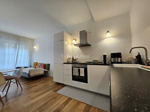 Bilocale in Affitto a Milano, zona Centro, 1'400€, 50 m², arredato