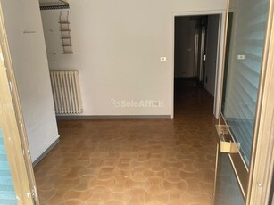Capannone in Affitto a Modena, 550€, 40 m²
