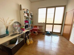 Capannone in Affitto a Siena, zona Fuori Porta Camollia, 650€, 80 m²