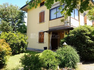 Casa indipendente di 375 mq a Reggio nell'Emilia