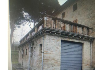 Casa indipendente in vendita a Ravenna, Zona Madonna dell'Albero, Via Ravegnana 437