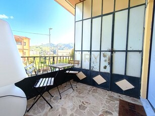 Casa Semi Indipendente in Vendita a Messina, 99'000€, 285 m²