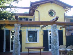 Casa singola di nuova costruzione, in affitto in Via Michelangelo 20, Pietrasanta