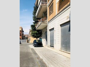 Immobile commerciale in Vendita a Roma, 30'000€, 49 m²