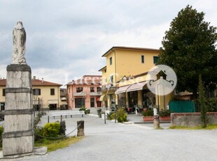 Locale comm.le/Fondo in affitto a Marlia - Capannori