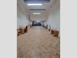 Magazzino in Vendita a Pistoia, 60'000€, 100 m²